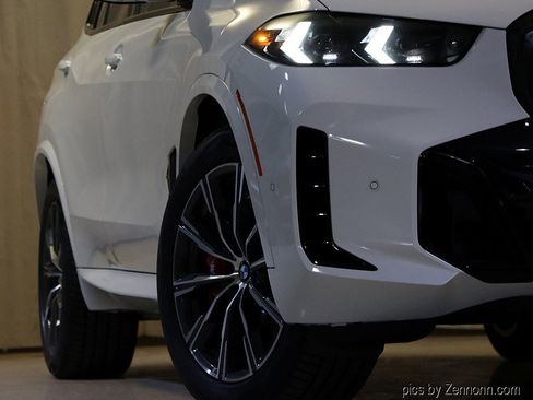 Used 2026 BMW X5 xDrive50e w/ M Sport Package image 4