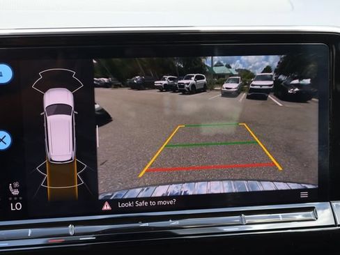 Certified 2024 Volkswagen Atlas SE FWD image 26