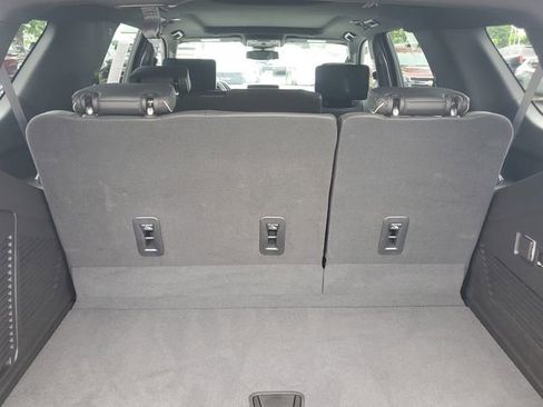 Certified 2023 GMC Yukon SLT w/ SLT Luxury Package AWD/4WD image 7