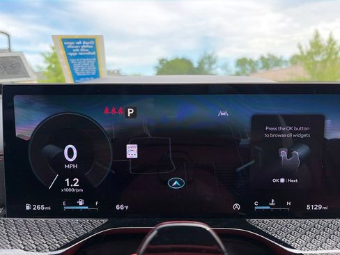 Certified 2025 Genesis GV80 3.5T e-SC AWD/4WD image 6