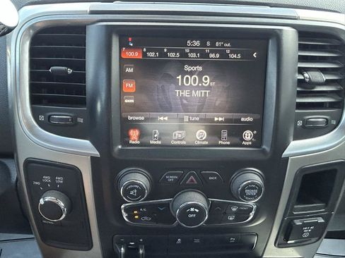 Used 2014 RAM 2500 SLT w/ Luxury Group AWD/4WD image 24