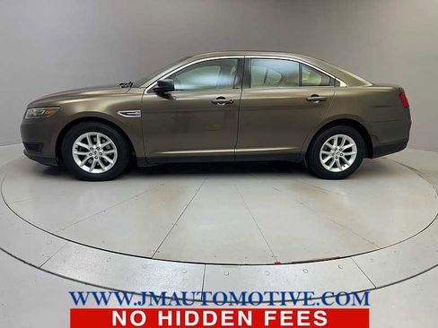 Used 2015 Ford Taurus SE image 2
