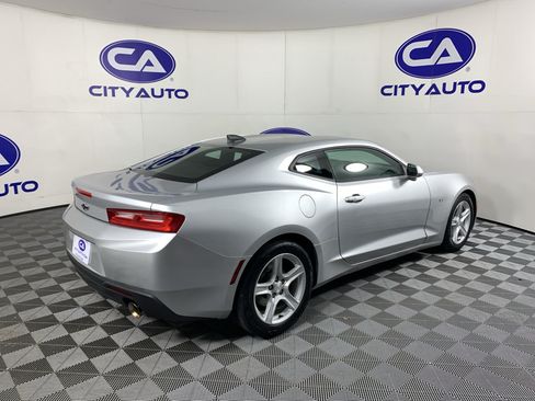 Used 2017 Chevrolet Camaro LT RWD image 3