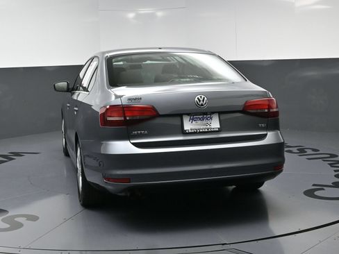 Used 2017 Volkswagen Jetta S w/ Jetta S Cold Weather Package FWD image 8