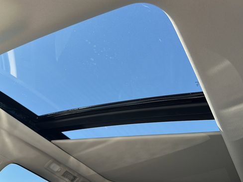 New 2025 Nissan Pathfinder SV w/ SV Premium Package image 27