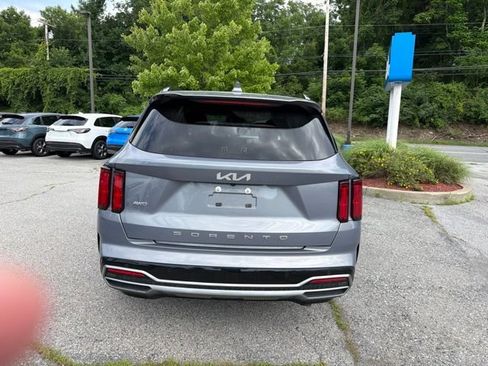 Used 2022 Kia Sorento SX AWD/4WD image 3