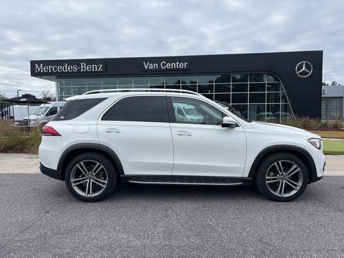 Used 2022 Mercedes-Benz GLE 350 4MATIC w/ Premium Package image 2
