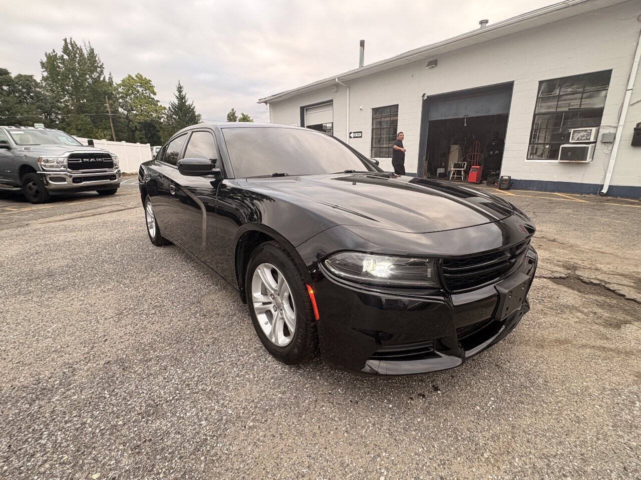Used 2023 Dodge Charger SXT RWD image 4