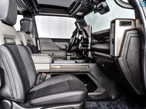 Used 2025 GMC Hummer EV 2X image 22