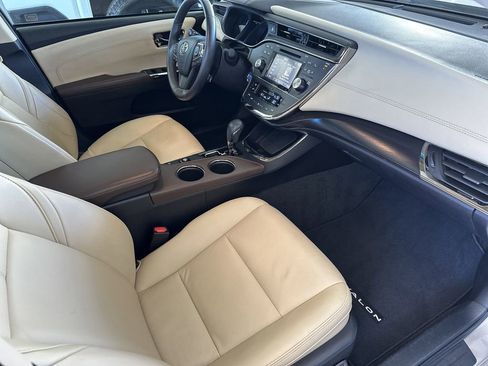 Used 2018 Toyota Avalon XLE Premium image 36