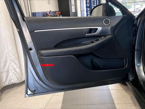 Used 2023 Hyundai Sonata SE w/ Cargo Package FWD image 9
