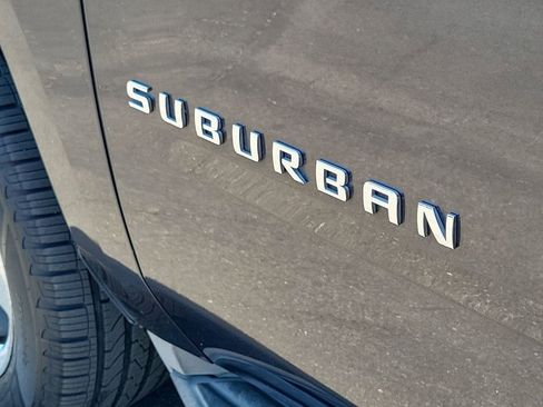 Used 2015 Chevrolet Suburban LT w/ Luxury Package RWD image 32