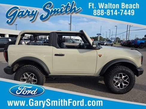 Certified 2025 Ford Bronco Badlands AWD/4WD image 1