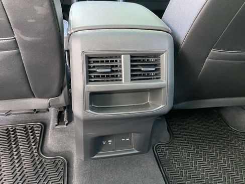 Certified 2023 Volkswagen Atlas Cross Sport SE w/ Panoramic Sunroof Package AWD/4WD image 22