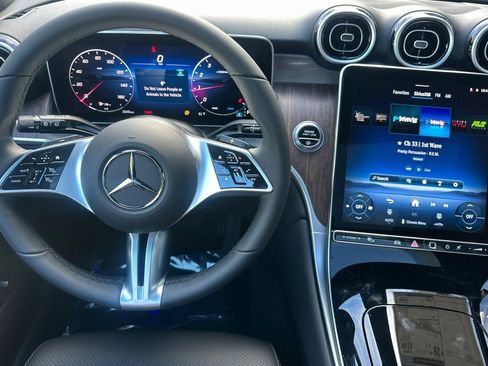 Used 2026 Mercedes-Benz GLC 300 4MATIC image 25