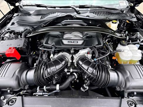 Used 2025 Ford Mustang GT Premium w/ GT Performance Package RWD image 12