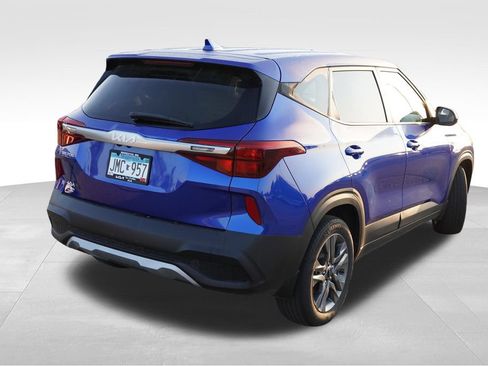 Used 2023 Kia Seltos LX AWD/4WD image 3