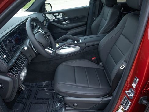 New 2025 Mercedes-Benz GLS 450 4MATIC image 12