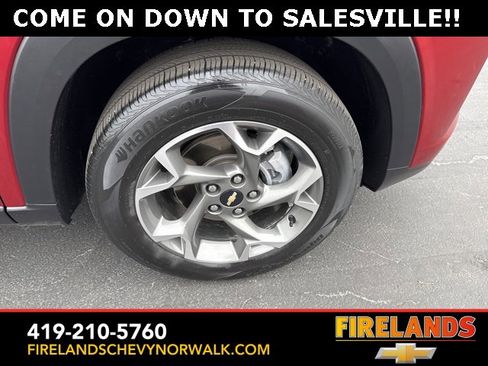 Certified 2024 Chevrolet Trax LT w/ Driver Confidence Package image 6