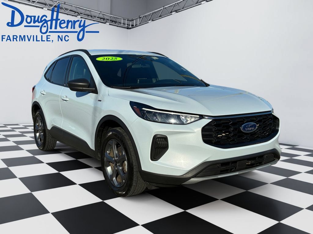 Used 2025 Ford Escape ST-Line AWD/4WD image 7