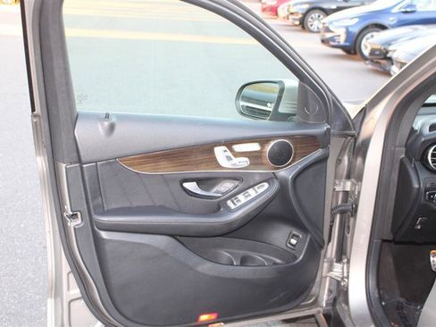 Used 2019 Mercedes-Benz GLC 300 GLC 300 image 11