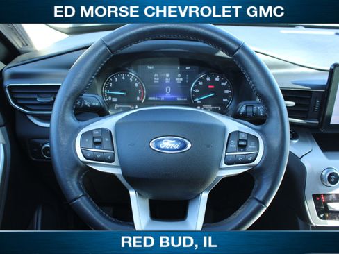 Used 2021 Ford Explorer XLT w/ Equipment Group 202A image 8