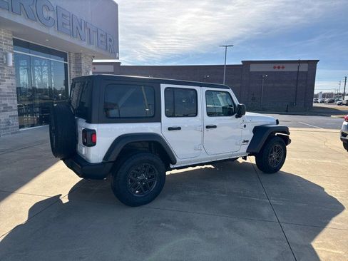 Used 2024 Jeep Wrangler Sport S image 3