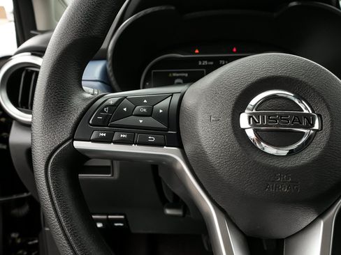Used 2025 Nissan Versa SV w/ Trunk Package FWD image 19