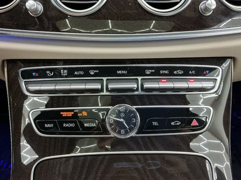 Used 2019 Mercedes-Benz E 300 w/ Premium 1 Package image 35