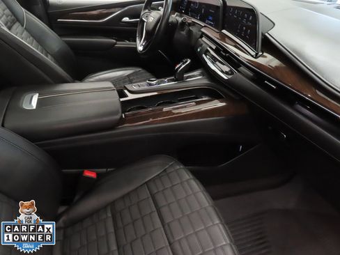 Used 2024 Cadillac Escalade ESV Sport Platinum w/ LPO, ONYX Package image 28