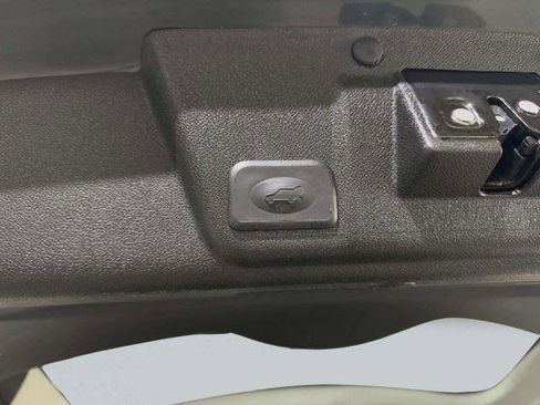 Used 2011 Buick Enclave CX FWD image 40