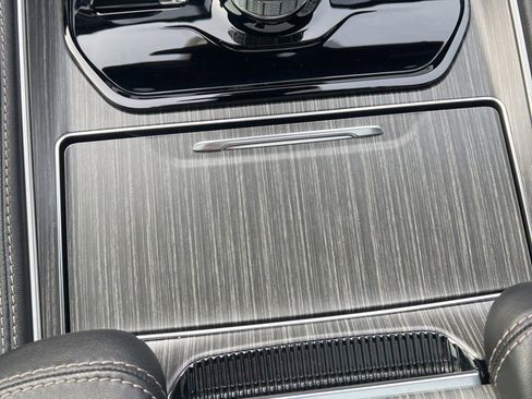 Used 2023 Jeep Wagoneer Series II w/ Premium Group I image 22