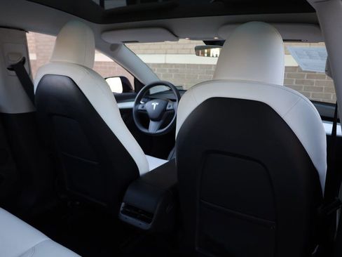 Used 2023 Tesla Model 3 Standard Range image 23