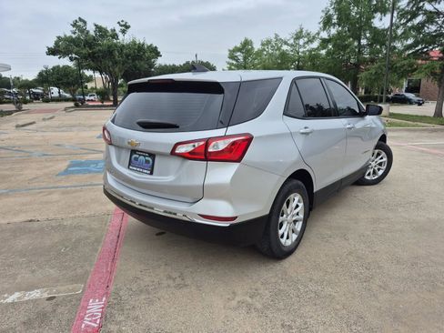Used 2018 Chevrolet Equinox LS FWD image 6