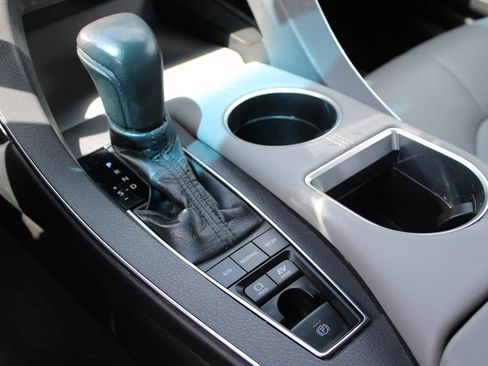 Used 2020 Toyota Avalon XLE w/ Moonroof Package FWD image 21