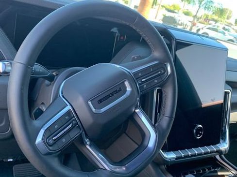 Used 2026 GMC Yukon Denali w/ LPO, Floor Liner Package AWD/4WD image 27