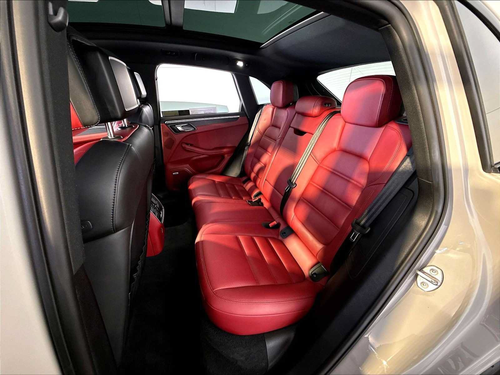 Certified 2022 Porsche Macan GTS AWD/4WD image 24