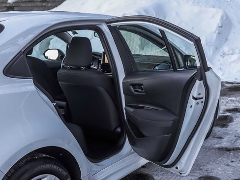 Certified 2025 Toyota Corolla LE image 17