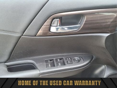 Used 2017 Honda Accord EX image 13