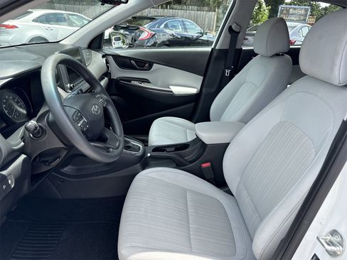 Used 2023 Hyundai Kona SEL image 9