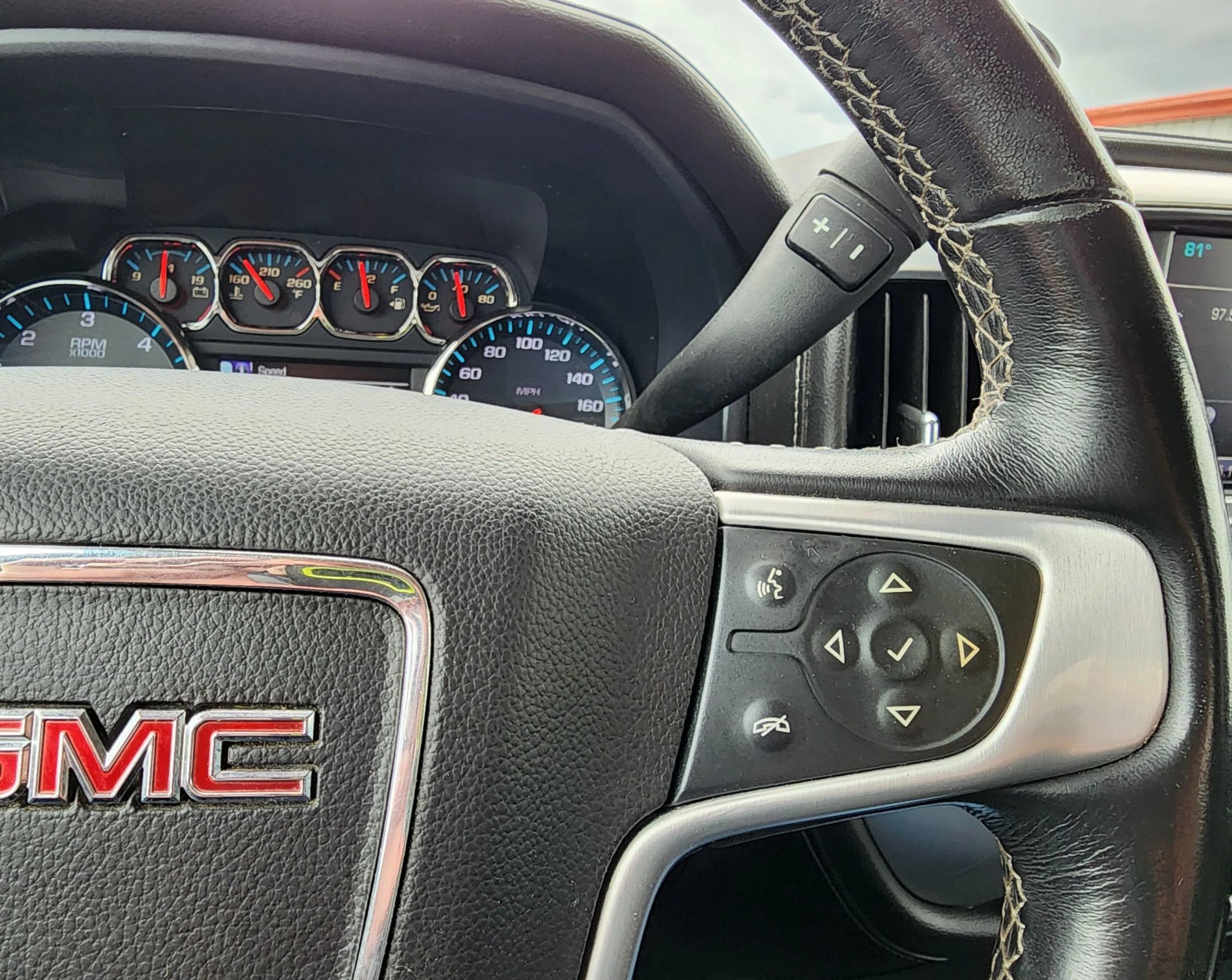 Used 2019 GMC Sierra 2500 SLE w/ Suspension Package, Off-Road AWD/4WD image 32