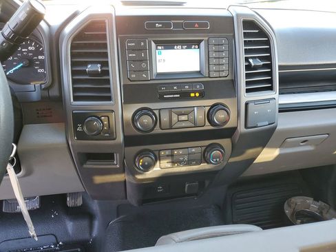 Used 2022 Ford F250 XL w/ Power Equipment Group image 28