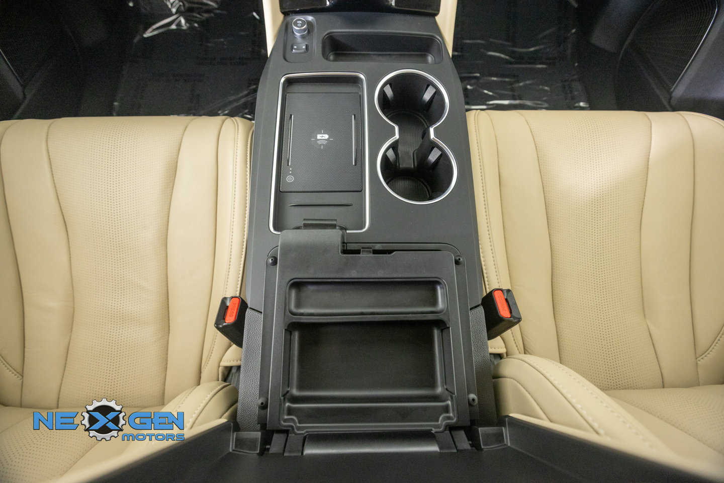 Used 2025 Acura MDX w/ Technology Package AWD/4WD image 5