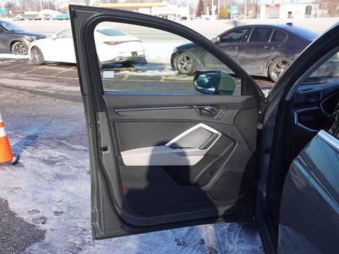 Used 2022 Audi Q3 2.0T Premium w/ Convenience Package image 22