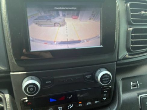 Used 2025 RAM ProMaster 2500 w/ Convenience Group FWD image 7