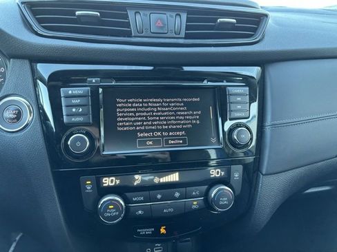 Used 2020 Nissan Rogue SL w/ Premium Package image 17