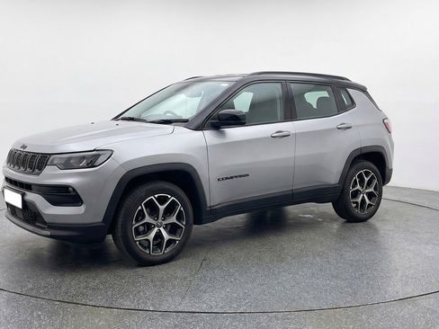Used 2025 Jeep Compass Limited image 3