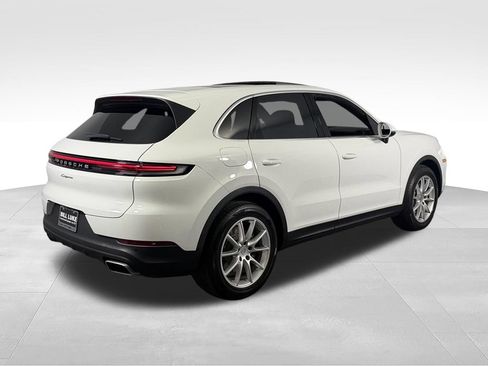 Used 2024 Porsche Cayenne AWD/4WD image 6