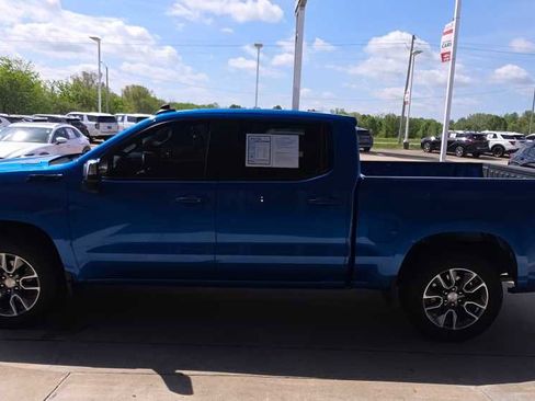 Used 2024 Chevrolet Silverado 1500 LT w/ Z71 Off-Road Package AWD/4WD image 3
