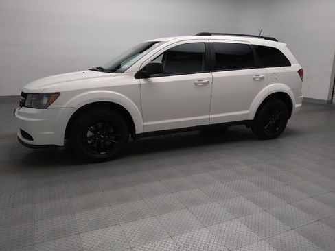 Used 2020 Dodge Journey SE w/ SE Popular Equipment Group image 2
